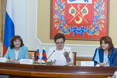 Союз женщин России укрепляет связи